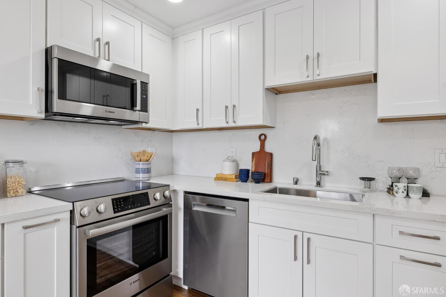 Detail Gallery Image 9 of 40 For 3711 Market St #2,  San Francisco,  CA 94131 - 2 Beds | 1 Baths