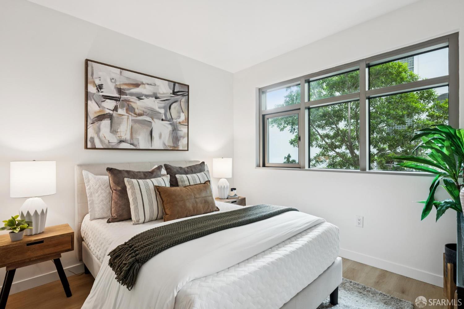 Photo #6: 425076105 Listing 