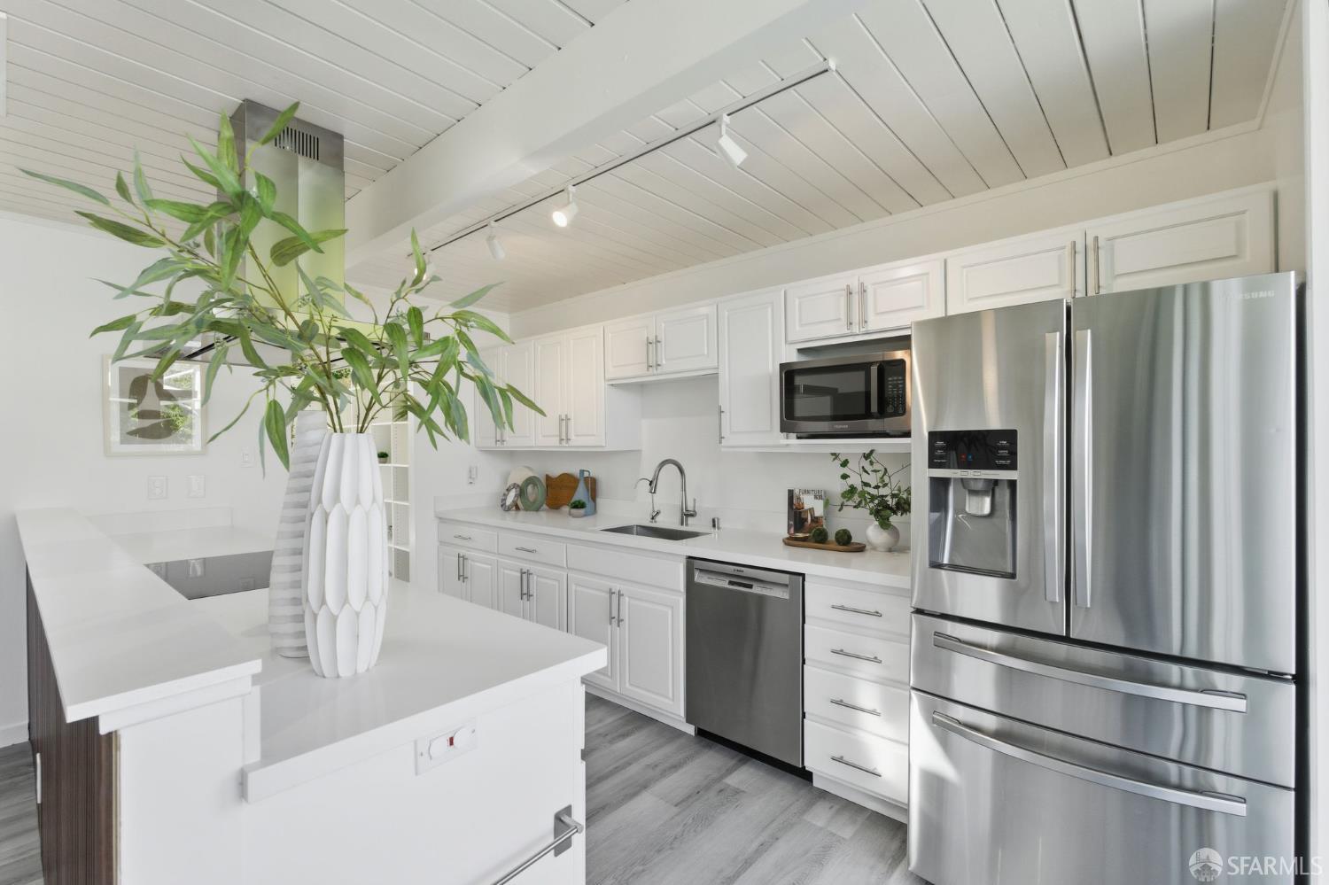 Detail Gallery Image 15 of 36 For 915 S Tantau Ave, Cupertino,  CA 95014 - 4 Beds | 2 Baths