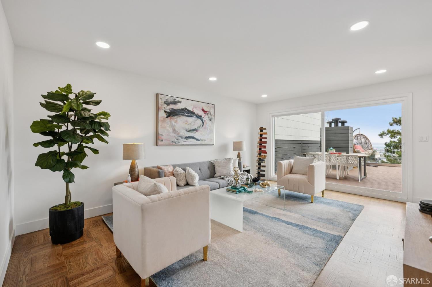 Detail Gallery Image 2 of 40 For 3711 Market St #2,  San Francisco,  CA 94131 - 2 Beds | 1 Baths