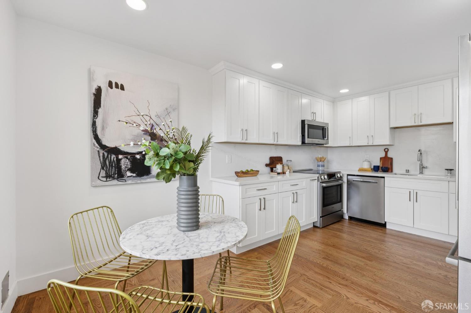 Detail Gallery Image 8 of 40 For 3711 Market St #2,  San Francisco,  CA 94131 - 2 Beds | 1 Baths