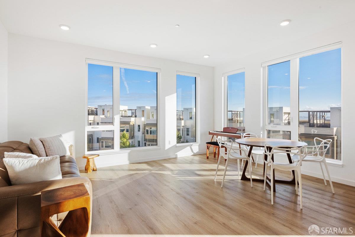 Detail Gallery Image 3 of 57 For 52 Kirkwood Ave #426,  San Francisco,  CA 94124 - 2 Beds | 2 Baths