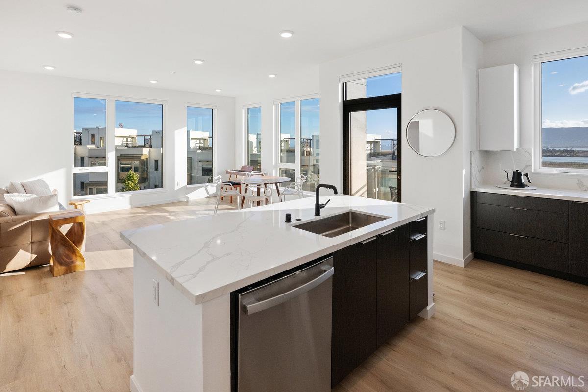 Detail Gallery Image 18 of 57 For 52 Kirkwood Ave #426,  San Francisco,  CA 94124 - 2 Beds | 2 Baths