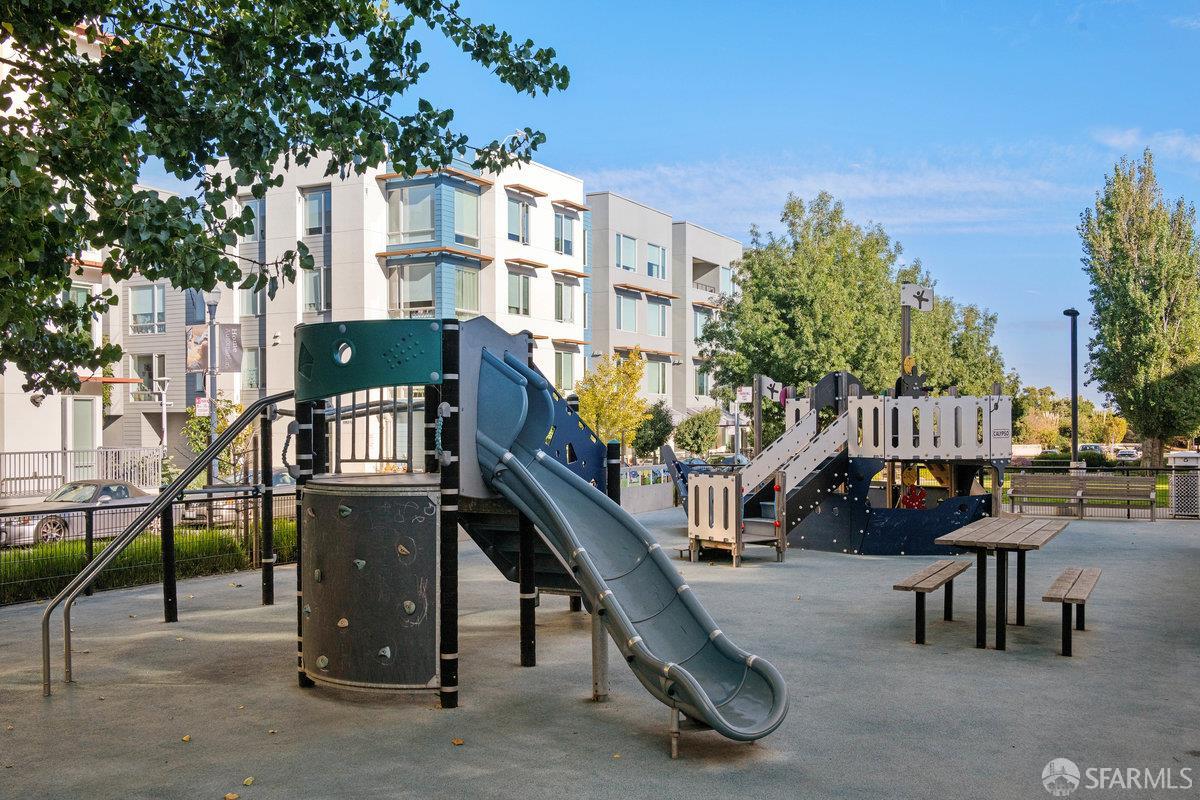 Detail Gallery Image 52 of 57 For 52 Kirkwood Ave #426,  San Francisco,  CA 94124 - 2 Beds | 2 Baths