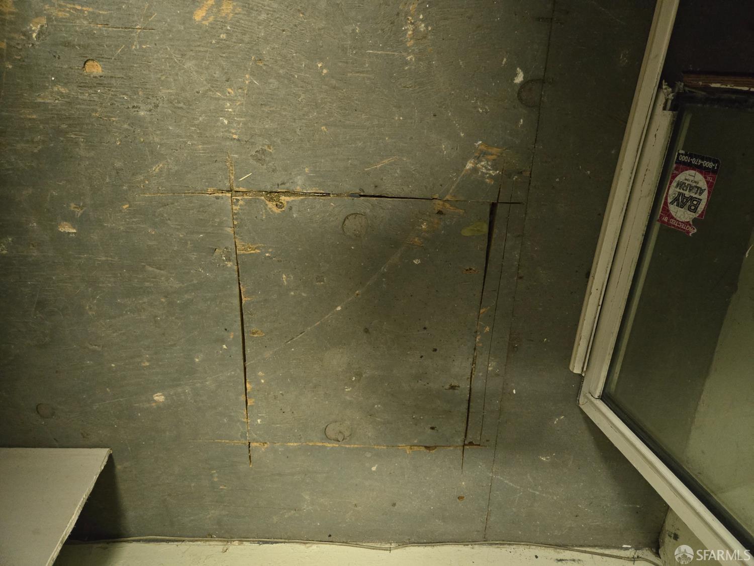 Detail Gallery Image 6 of 16 For 870 Innes Ave, San Francisco,  CA 94124 - – Beds | – Baths