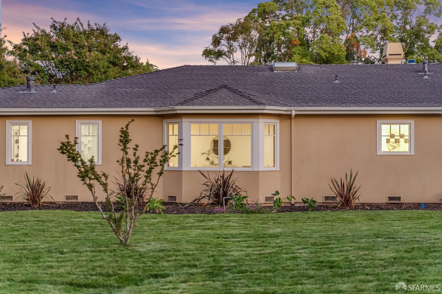 Detail Gallery Image 14 of 51 For 2 Callado Way, Atherton,  CA 94027 - 5 Beds | 4/1 Baths