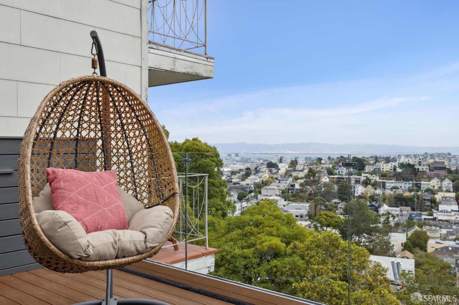 Detail Gallery Image 17 of 40 For 3711 Market St #2,  San Francisco,  CA 94131 - 2 Beds | 1 Baths