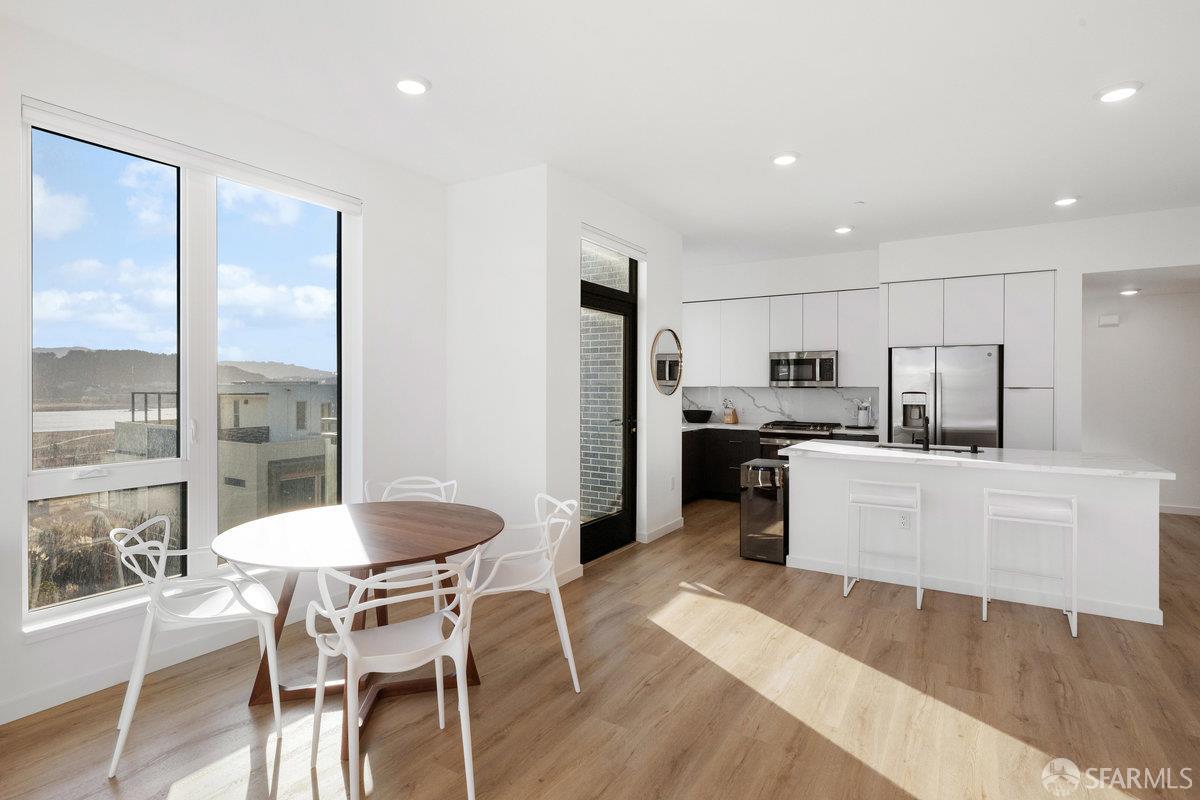 Detail Gallery Image 10 of 57 For 52 Kirkwood Ave #426,  San Francisco,  CA 94124 - 2 Beds | 2 Baths