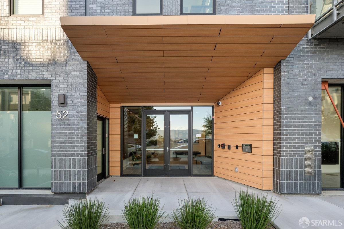 Detail Gallery Image 2 of 57 For 52 Kirkwood Ave #426,  San Francisco,  CA 94124 - 2 Beds | 2 Baths