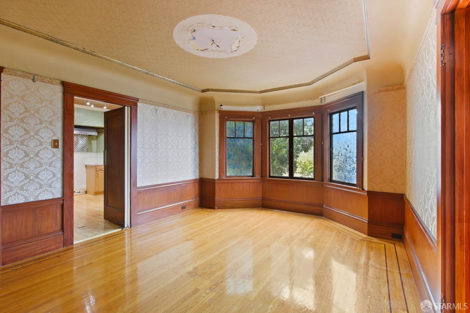 Detail Gallery Image 8 of 30 For 53 Foote Ave, San Francisco,  CA 94112 - 3 Beds | 1 Baths