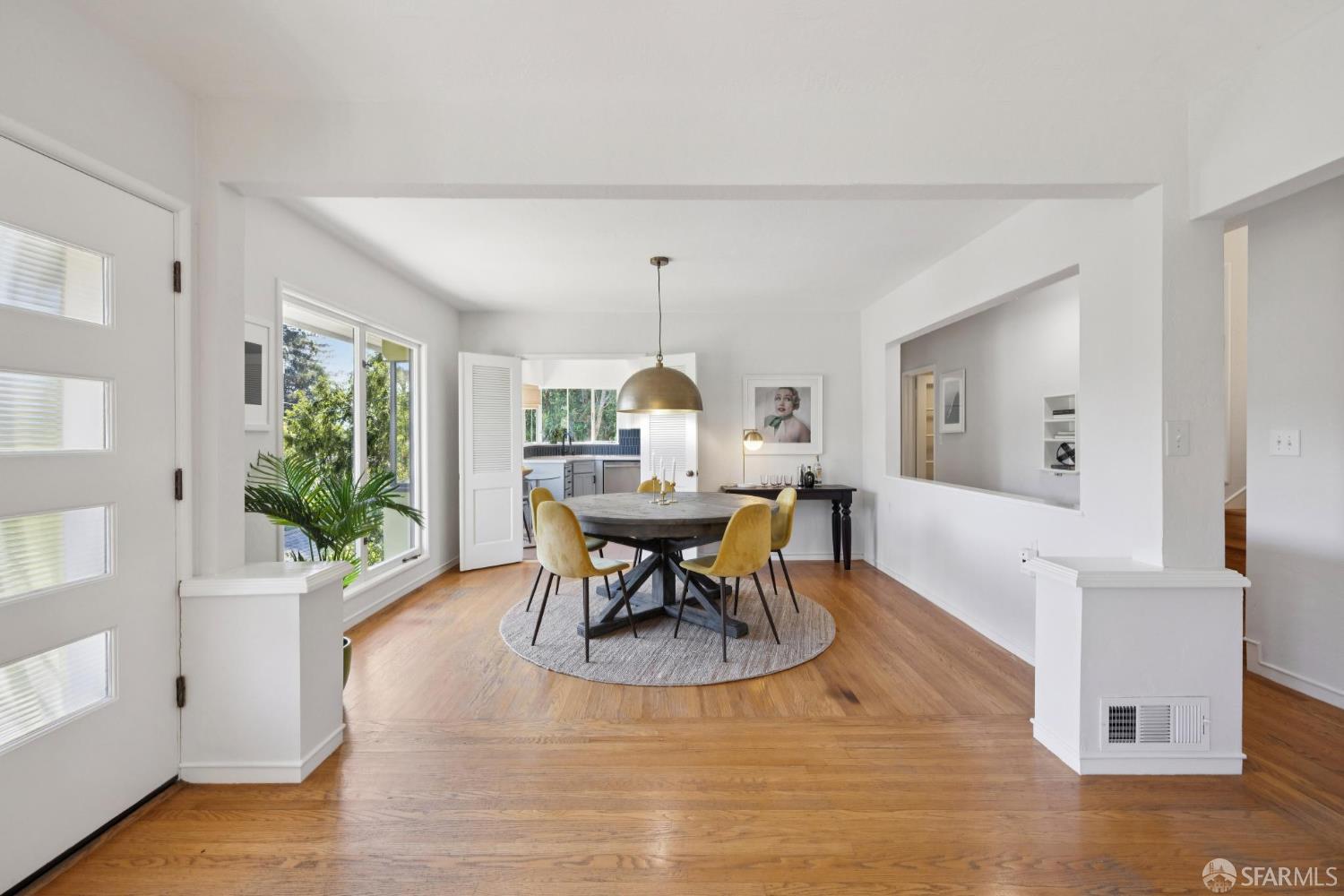 Detail Gallery Image 15 of 61 For 5969 Bruns Ct, Oakland,  CA 94611 - 3 Beds | 2 Baths