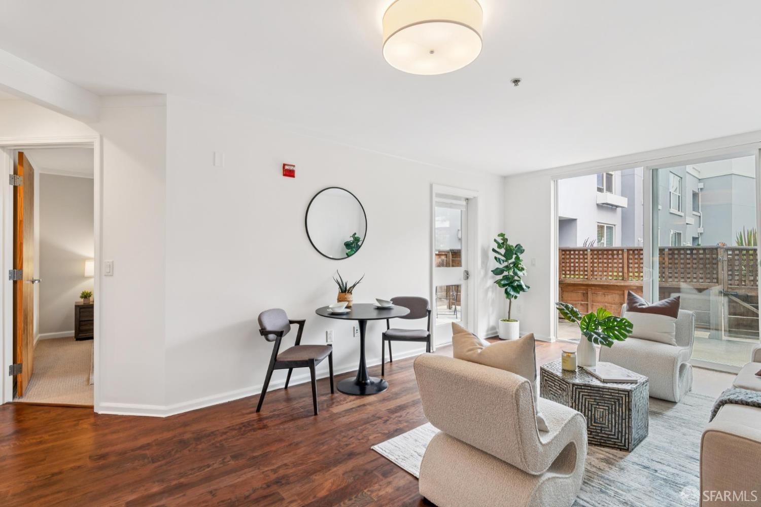 Photo #3: 425079987 Listing 