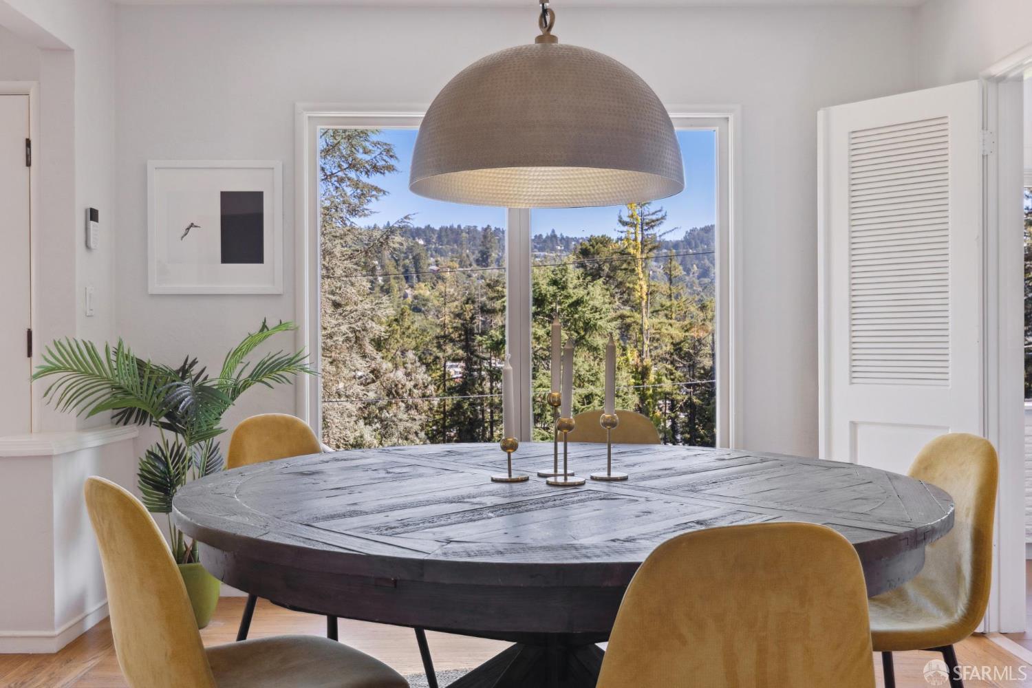 Detail Gallery Image 19 of 61 For 5969 Bruns Ct, Oakland,  CA 94611 - 3 Beds | 2 Baths