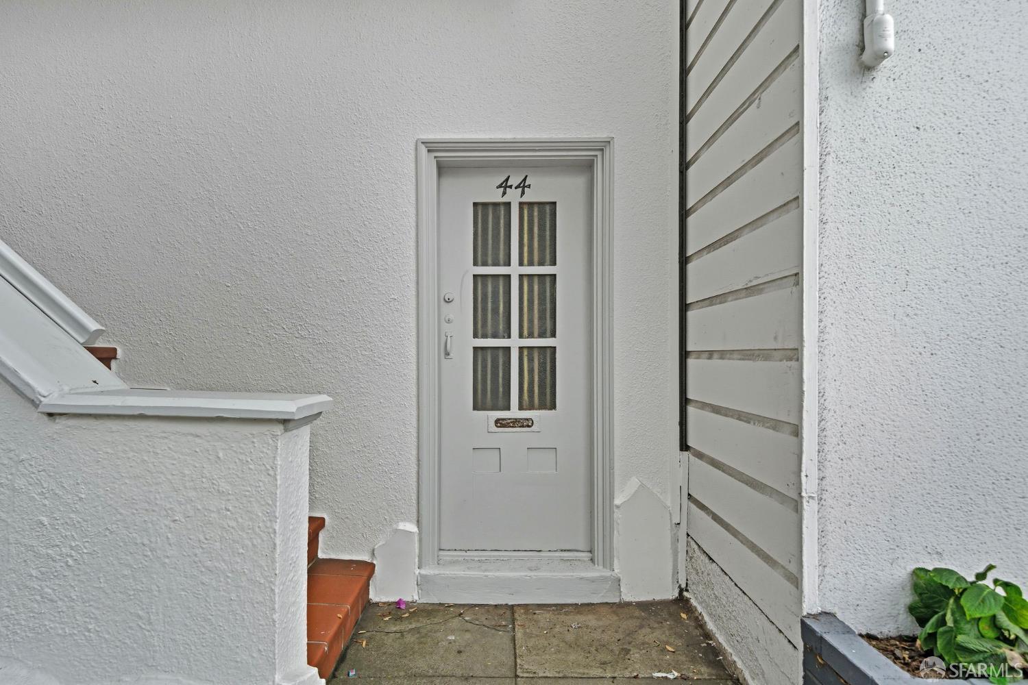 Detail Gallery Image 4 of 59 For 44 Maynard St, San Francisco,  CA 94112 - 2 Beds | 1 Baths