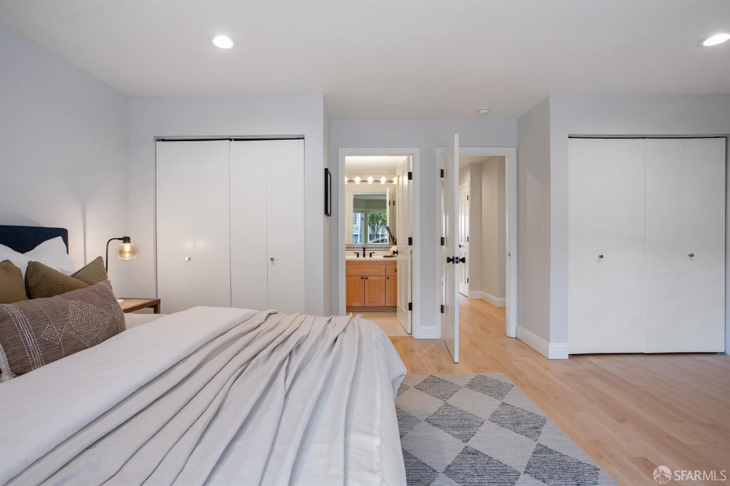 Photo #16: 425080462 Listing: Photo #16