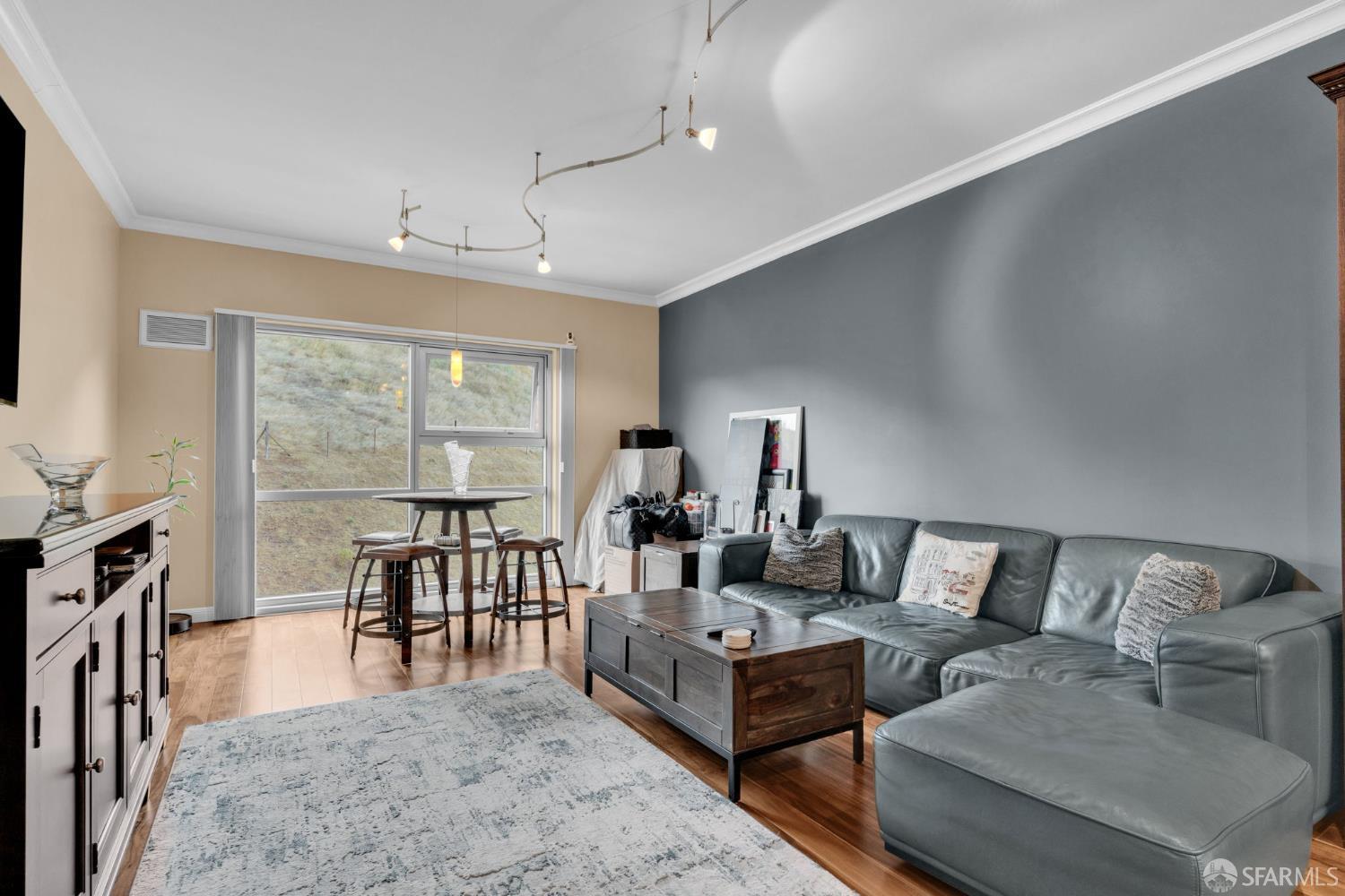 Detail Gallery Image 3 of 40 For 1 Mandalay Pl #908,  South San Francisco,  CA 94080 - 1 Beds | 1 Baths