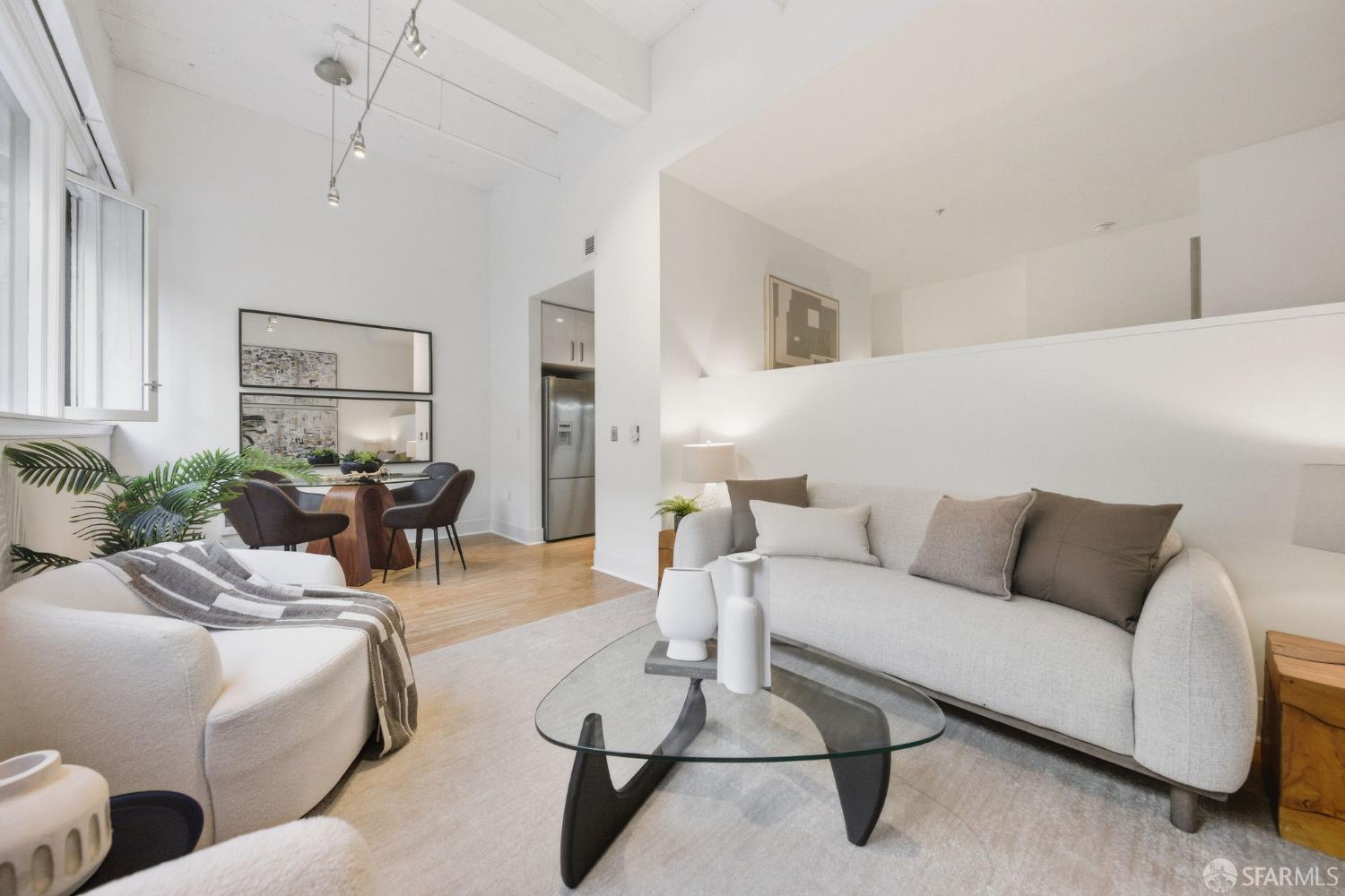 Photo #8: 425080596 Listing: Photo #8