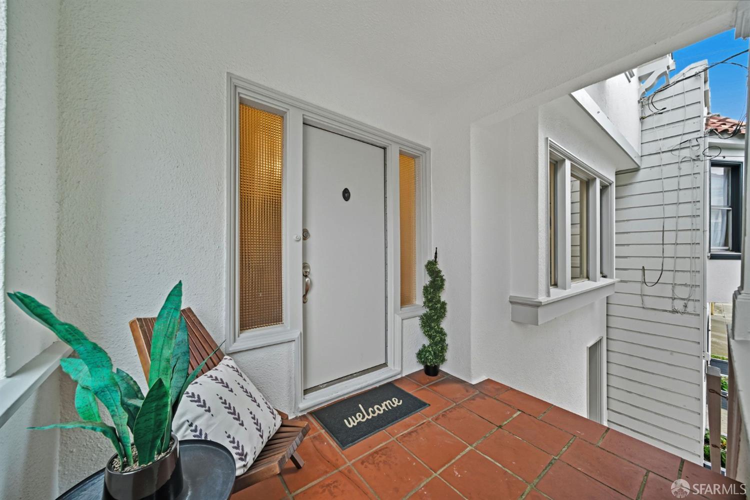 Detail Gallery Image 2 of 59 For 44 Maynard St, San Francisco,  CA 94112 - 2 Beds | 1 Baths