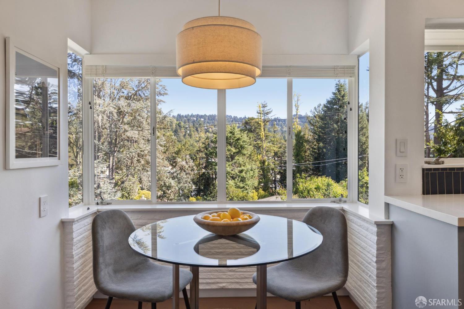 Detail Gallery Image 26 of 61 For 5969 Bruns Ct, Oakland,  CA 94611 - 3 Beds | 2 Baths