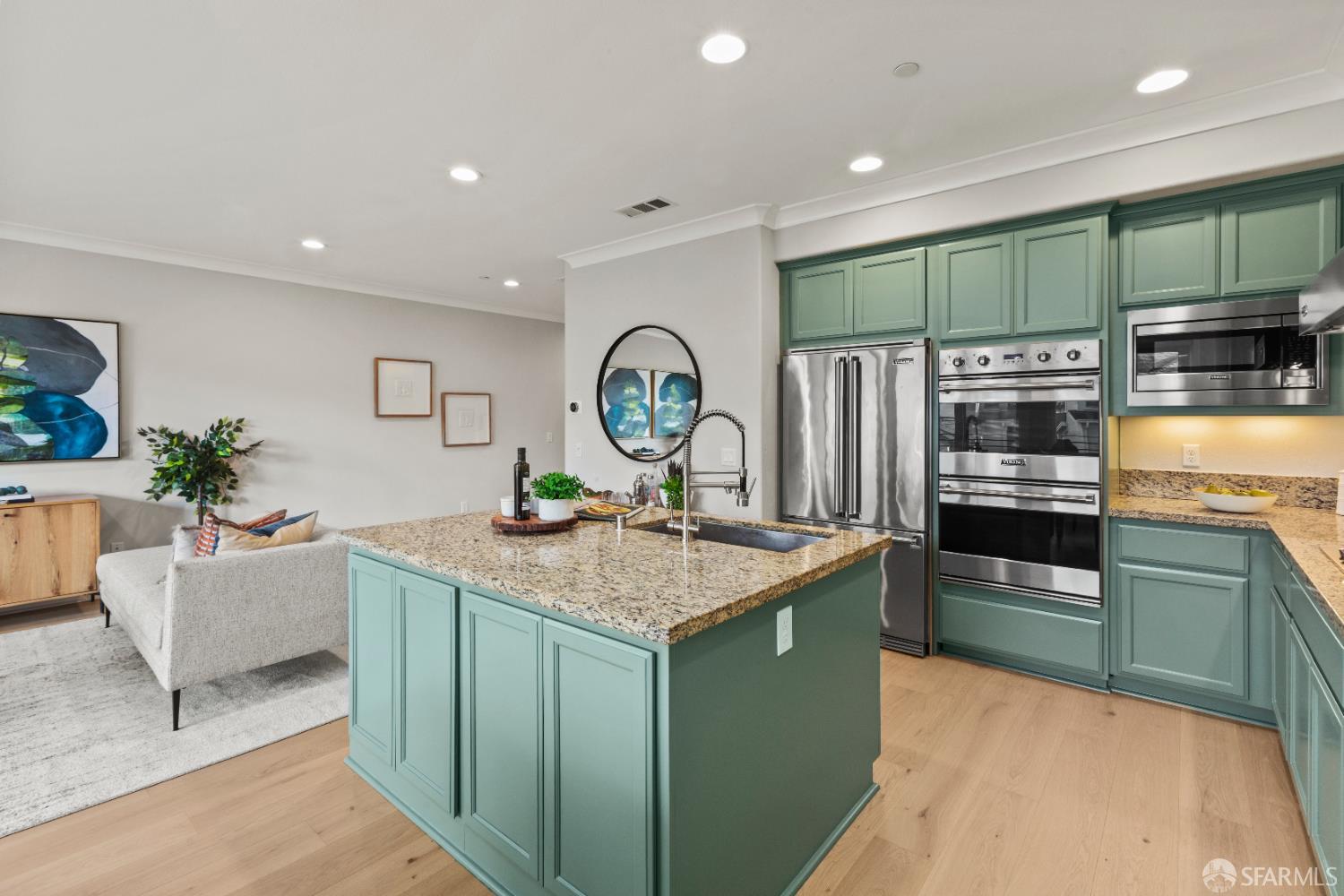 Photo #6: 425080356 Listing: Photo #6