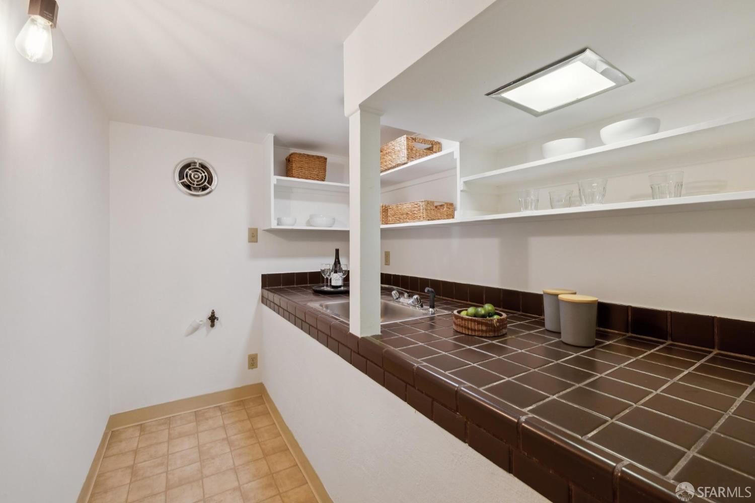 Detail Gallery Image 52 of 61 For 5969 Bruns Ct, Oakland,  CA 94611 - 3 Beds | 2 Baths