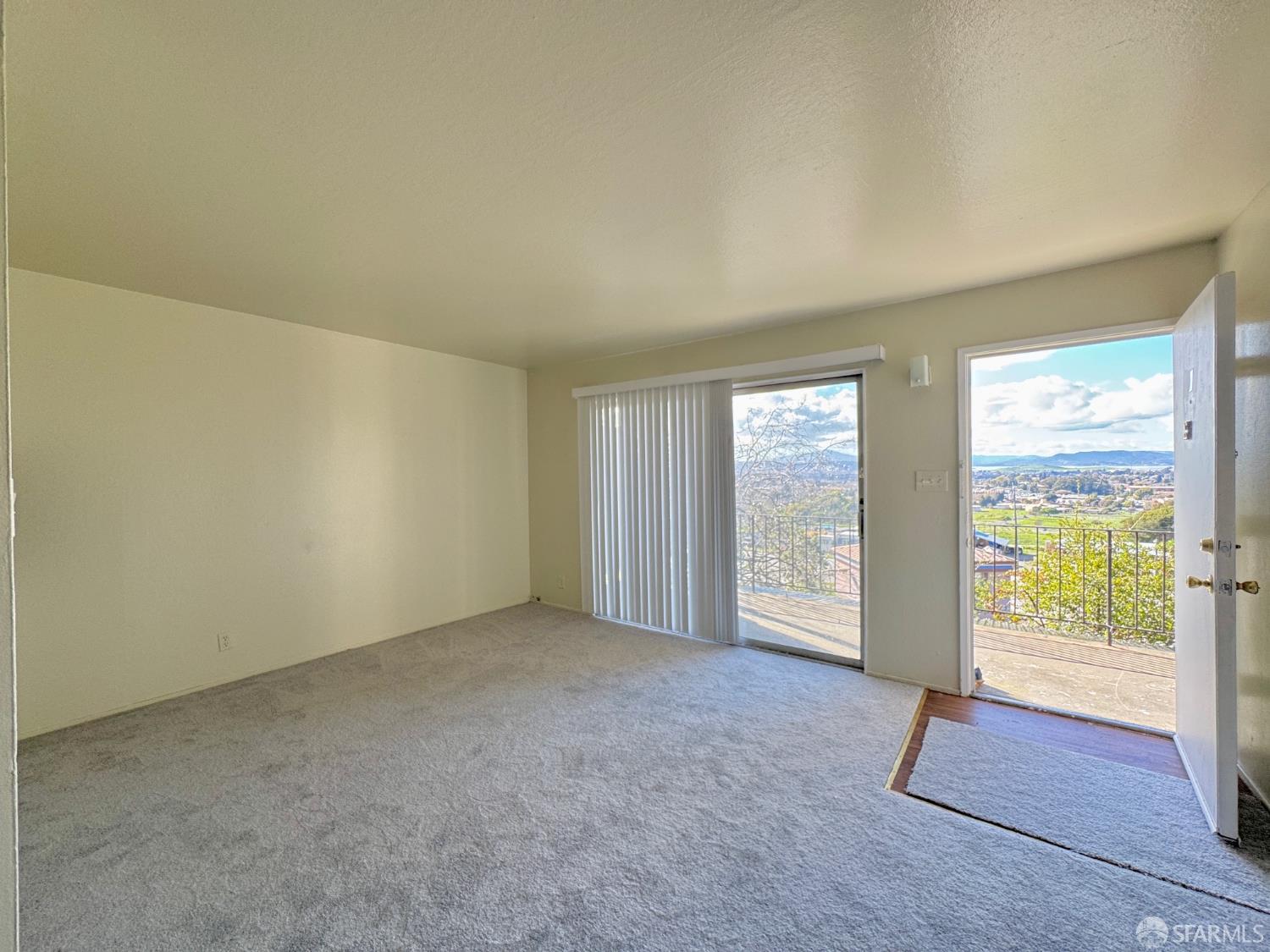 Detail Gallery Image 4 of 8 For 35 Alan Ct, San Pablo,  CA 94806 - – Beds | – Baths