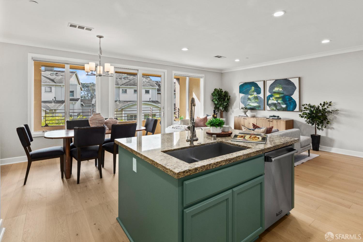 Photo #5: 425080356 Listing: Photo #5