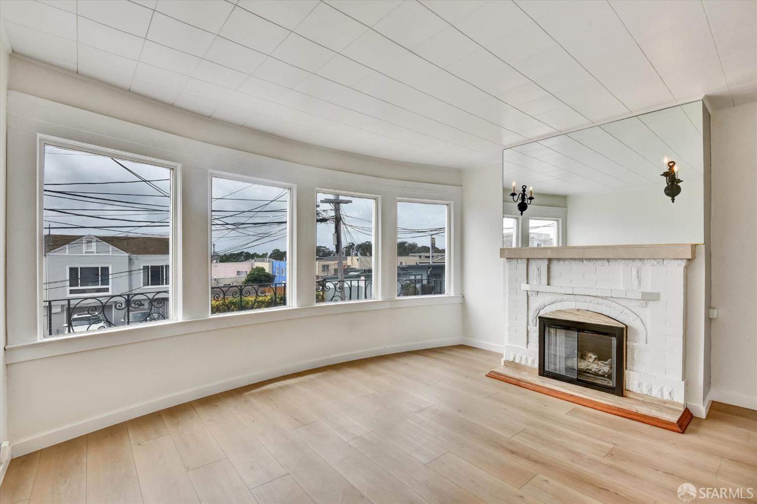 Detail Gallery Image 2 of 33 For 19 Willits St, Daly City,  CA 94014 - 2 Beds | 2 Baths