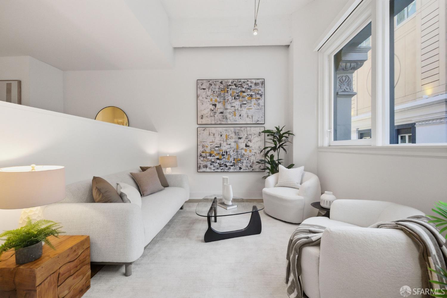 Photo #2: 425080596 Listing 