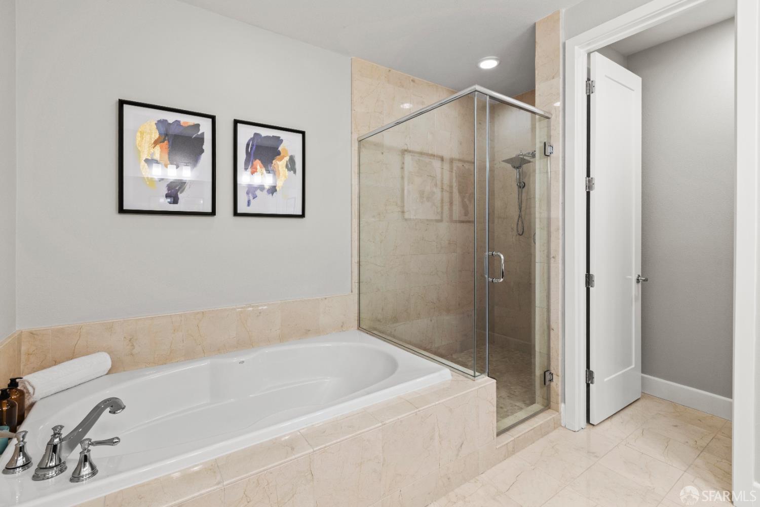 Photo #32: 425080356 Listing: Photo #32