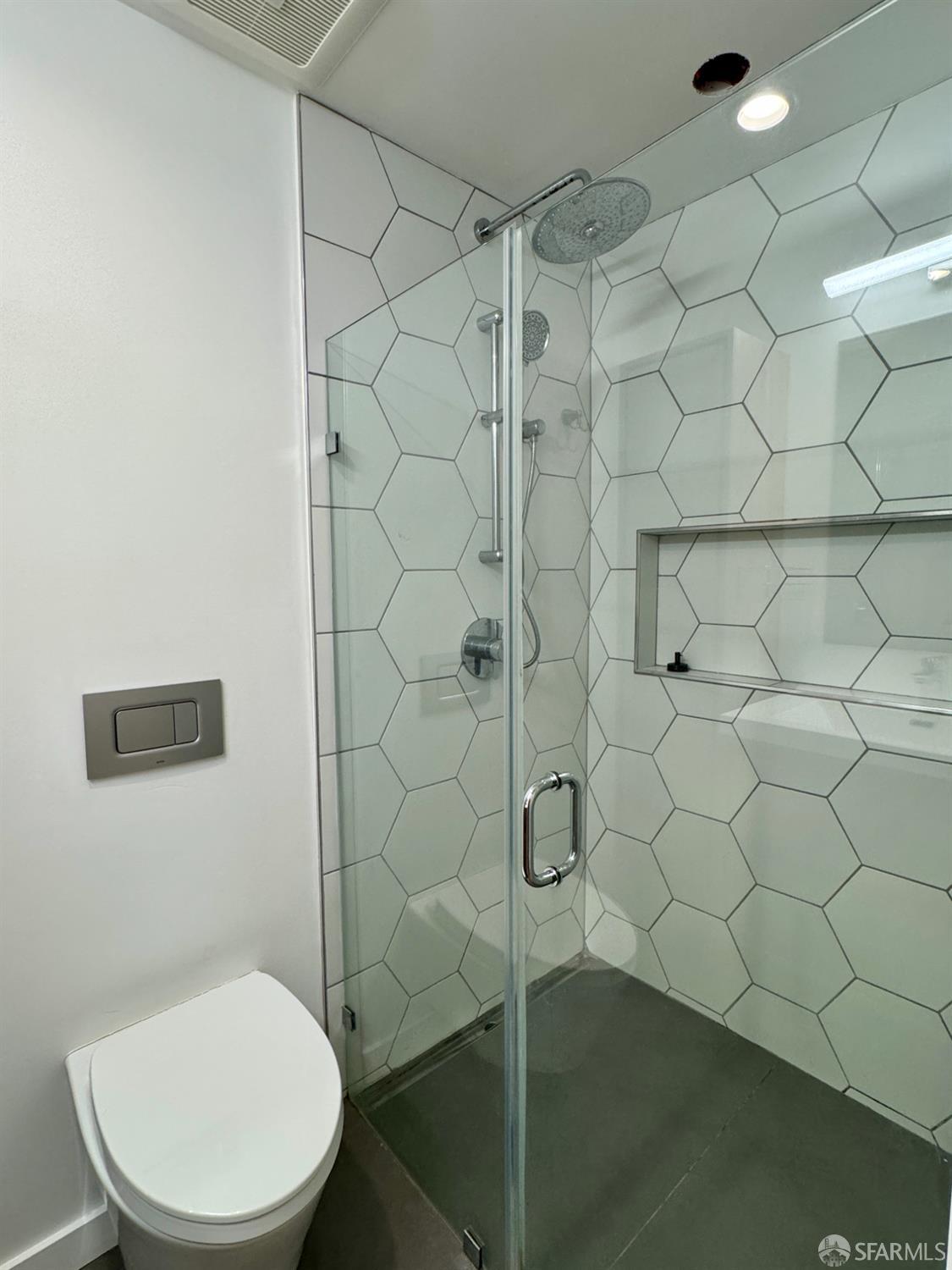 Detail Gallery Image 8 of 8 For 417 Accacia St, Daly City,  CA 94014 - 2 Beds | 1 Baths