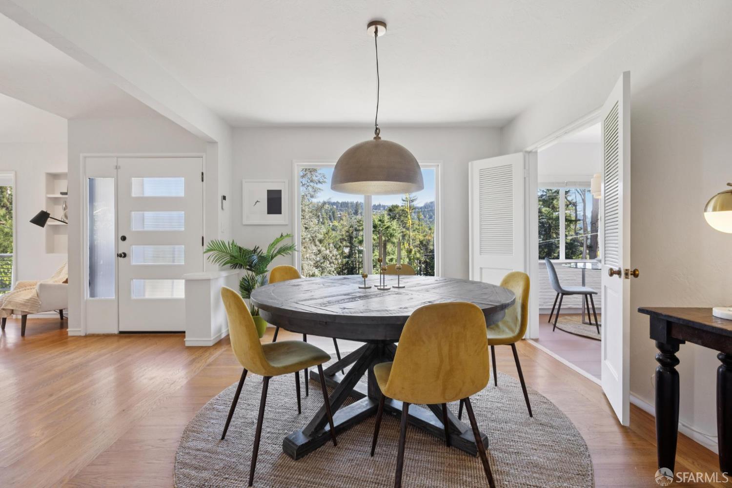 Detail Gallery Image 18 of 61 For 5969 Bruns Ct, Oakland,  CA 94611 - 3 Beds | 2 Baths