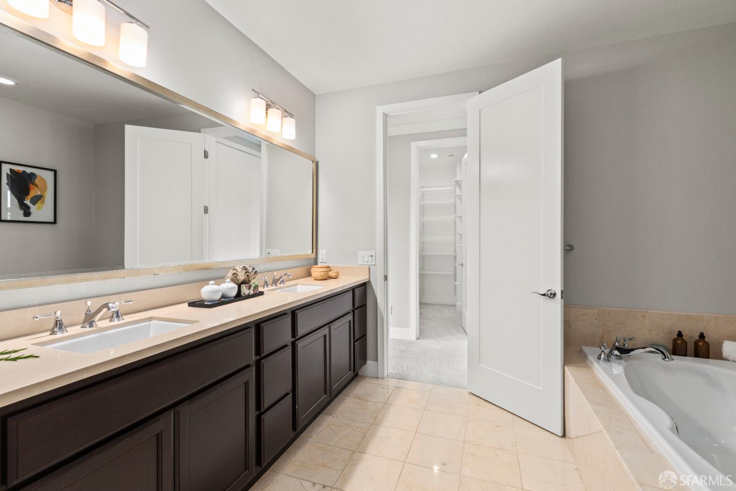 Photo #31: 425080356 Listing: Photo #31