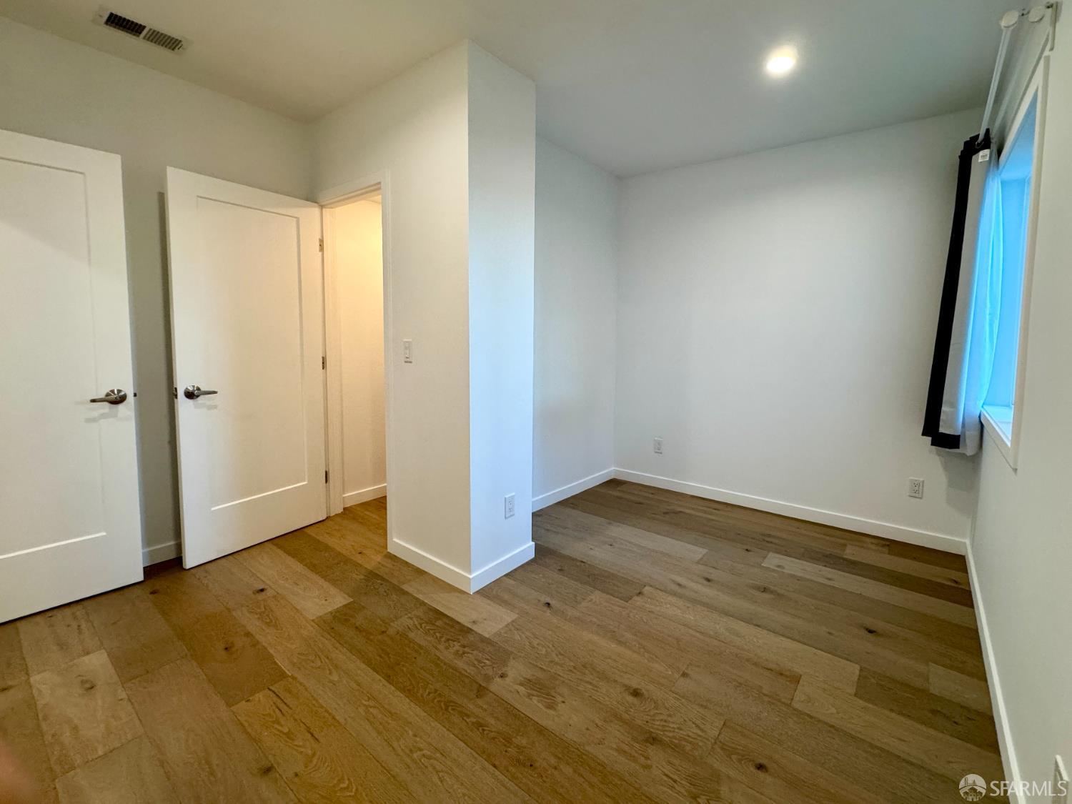 Detail Gallery Image 6 of 8 For 417 Accacia St, Daly City,  CA 94014 - 2 Beds | 1 Baths