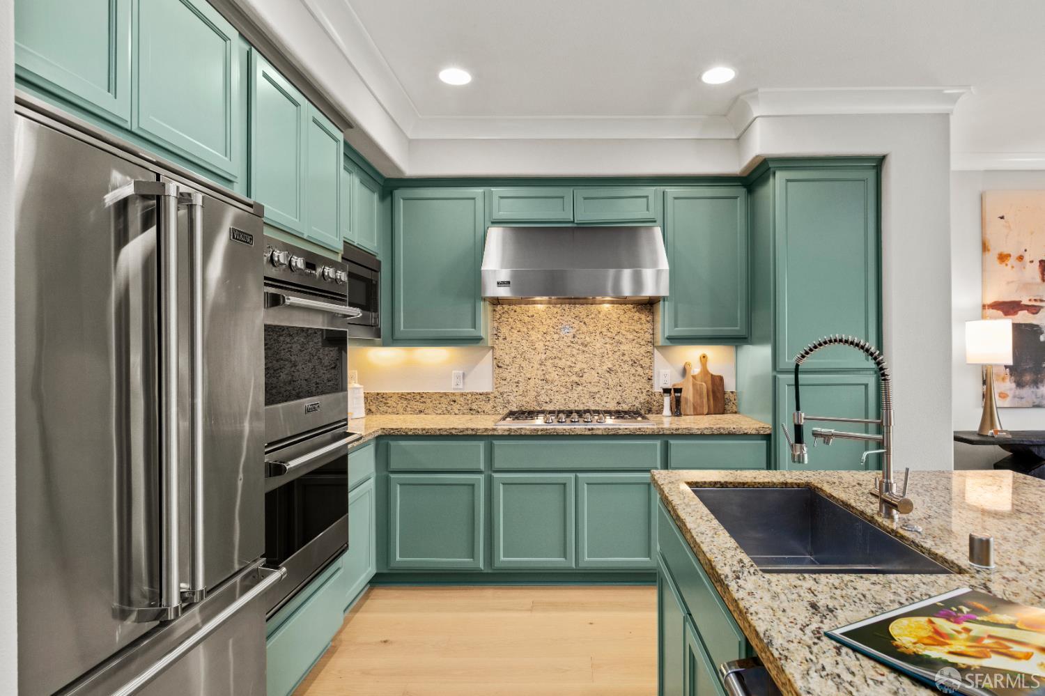 Photo #4: 425080356 Listing: Photo #4