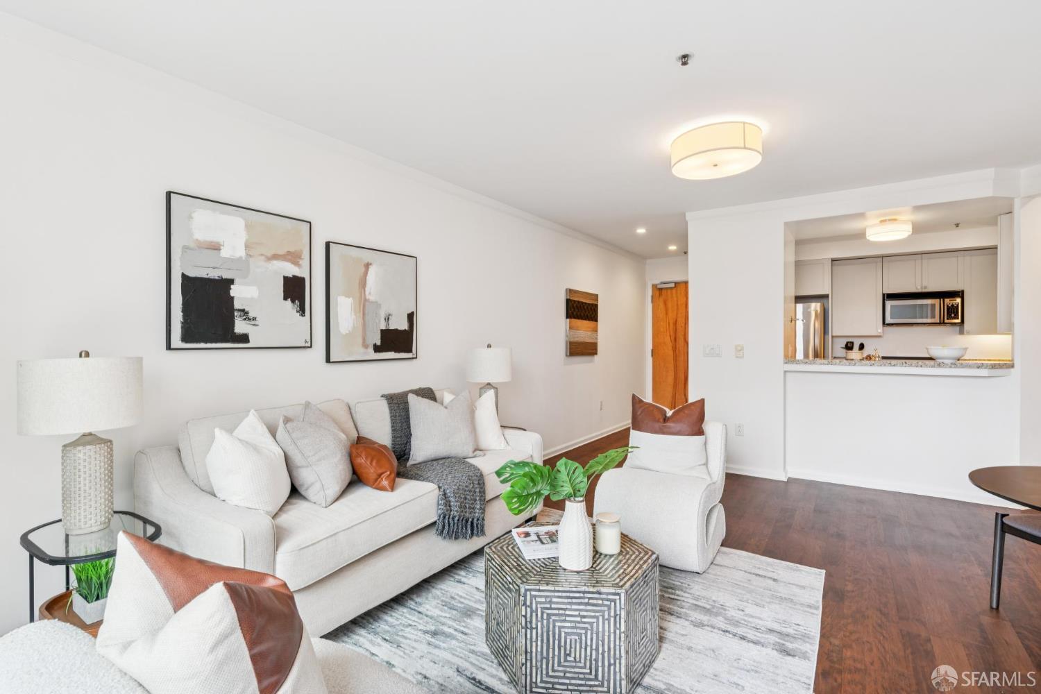 Photo #2: 425079987 Listing 