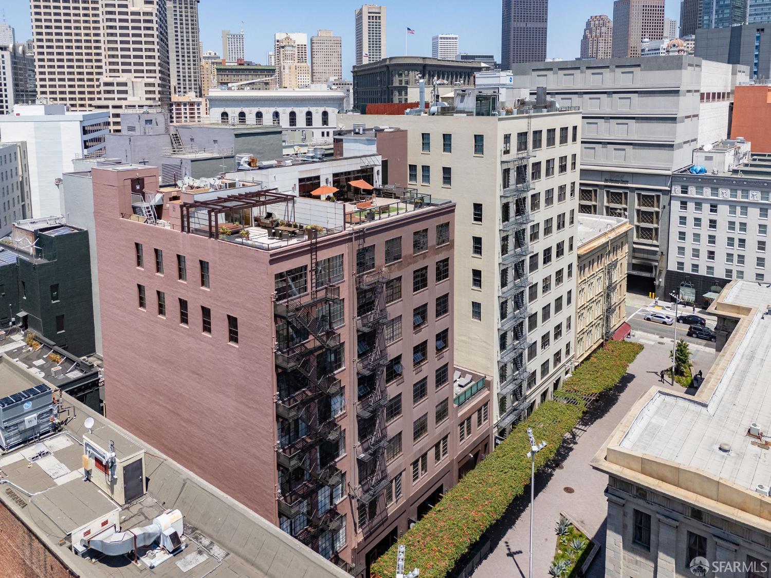 Photo #3: 425080432 Listing 