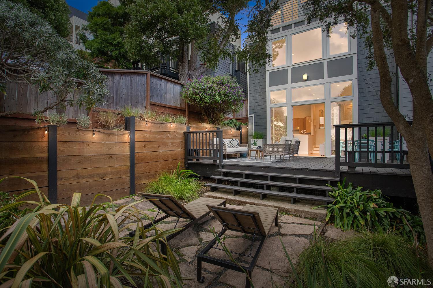 Photo #2: 425080462 Listing 