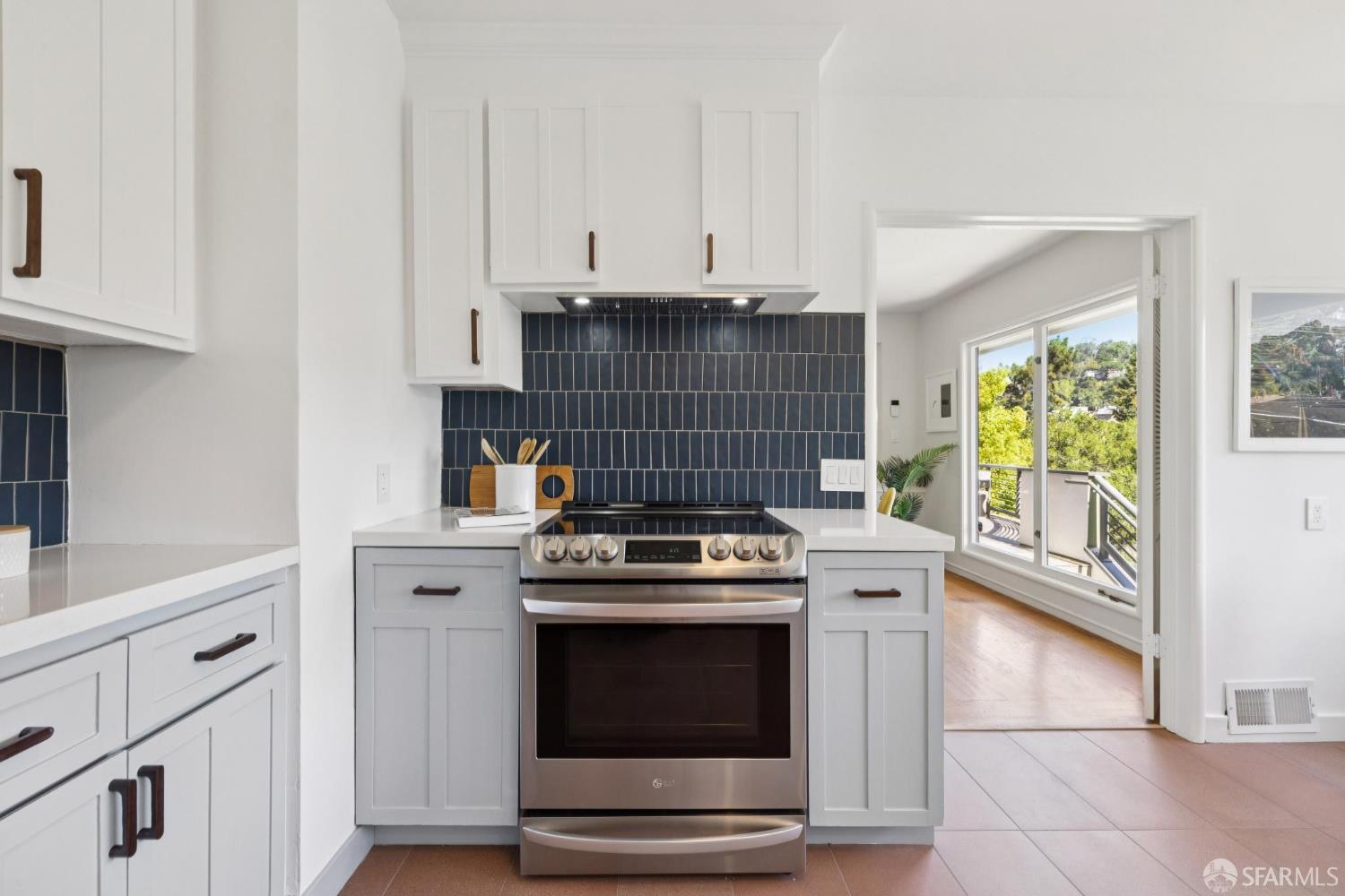 Detail Gallery Image 28 of 61 For 5969 Bruns Ct, Oakland,  CA 94611 - 3 Beds | 2 Baths