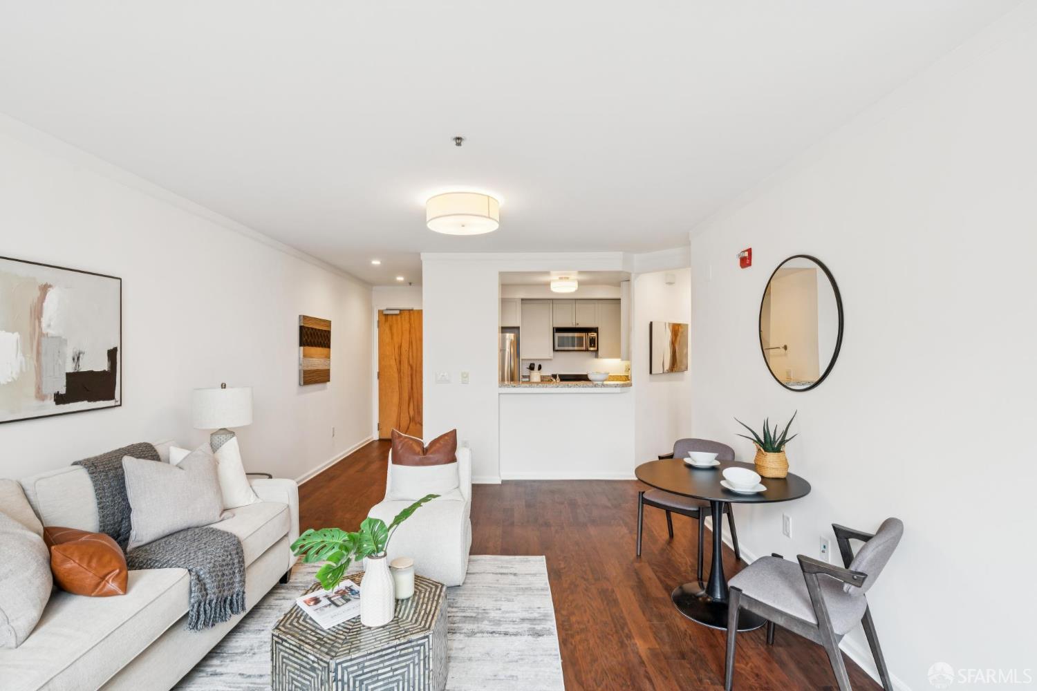 Photo #6: 425079987 Listing 