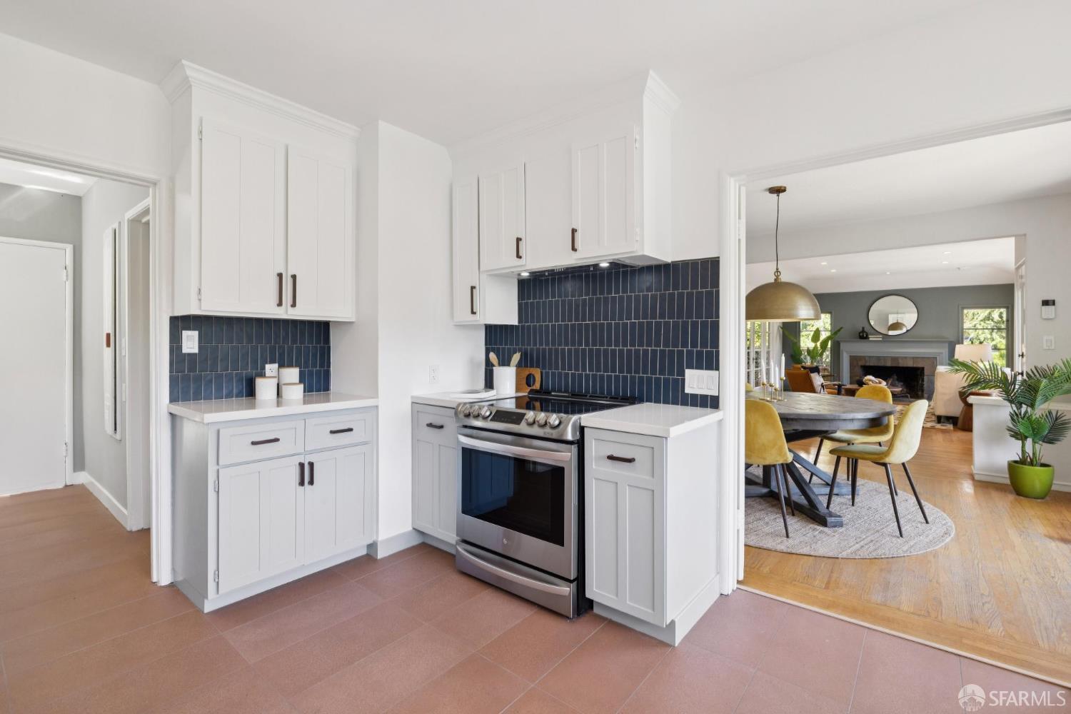 Detail Gallery Image 27 of 61 For 5969 Bruns Ct, Oakland,  CA 94611 - 3 Beds | 2 Baths