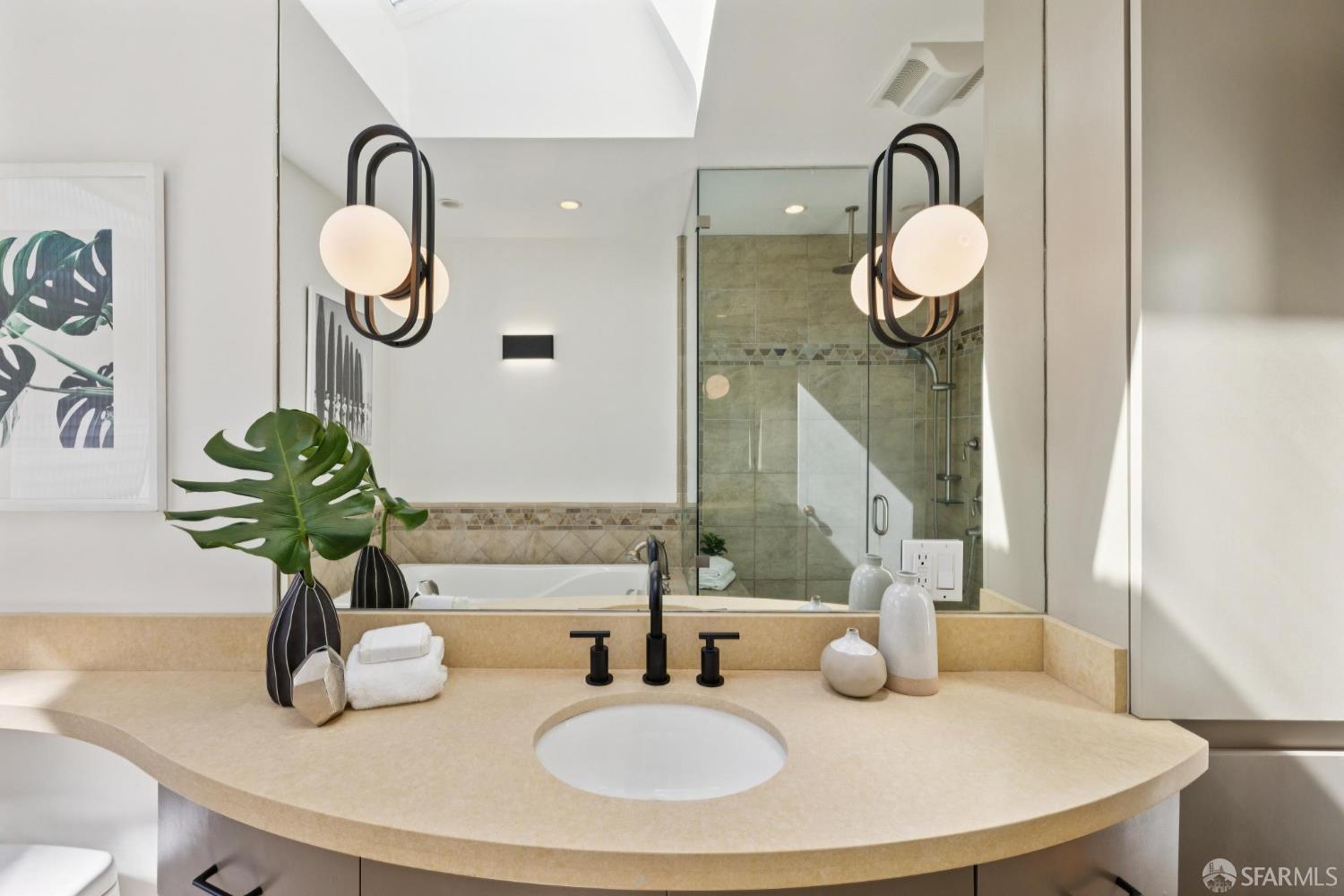 Detail Gallery Image 37 of 61 For 5969 Bruns Ct, Oakland,  CA 94611 - 3 Beds | 2 Baths