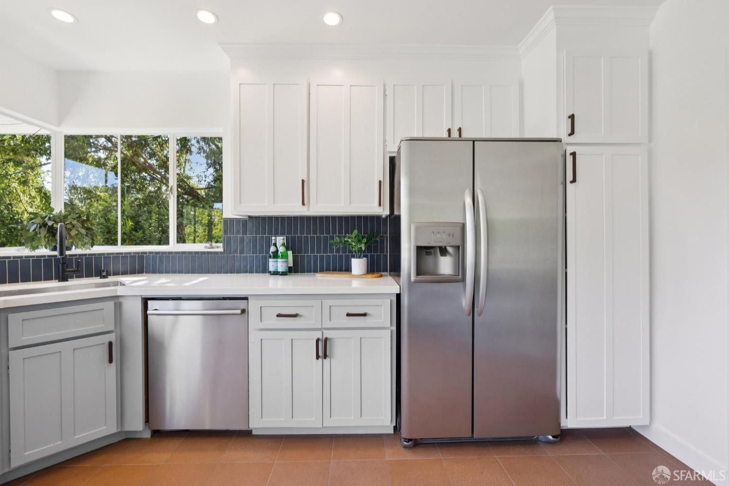 Detail Gallery Image 29 of 61 For 5969 Bruns Ct, Oakland,  CA 94611 - 3 Beds | 2 Baths