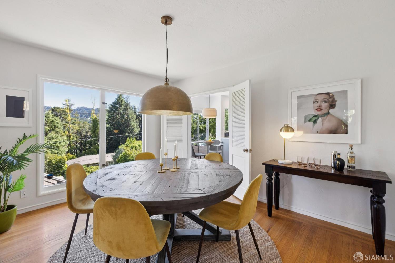 Detail Gallery Image 17 of 61 For 5969 Bruns Ct, Oakland,  CA 94611 - 3 Beds | 2 Baths