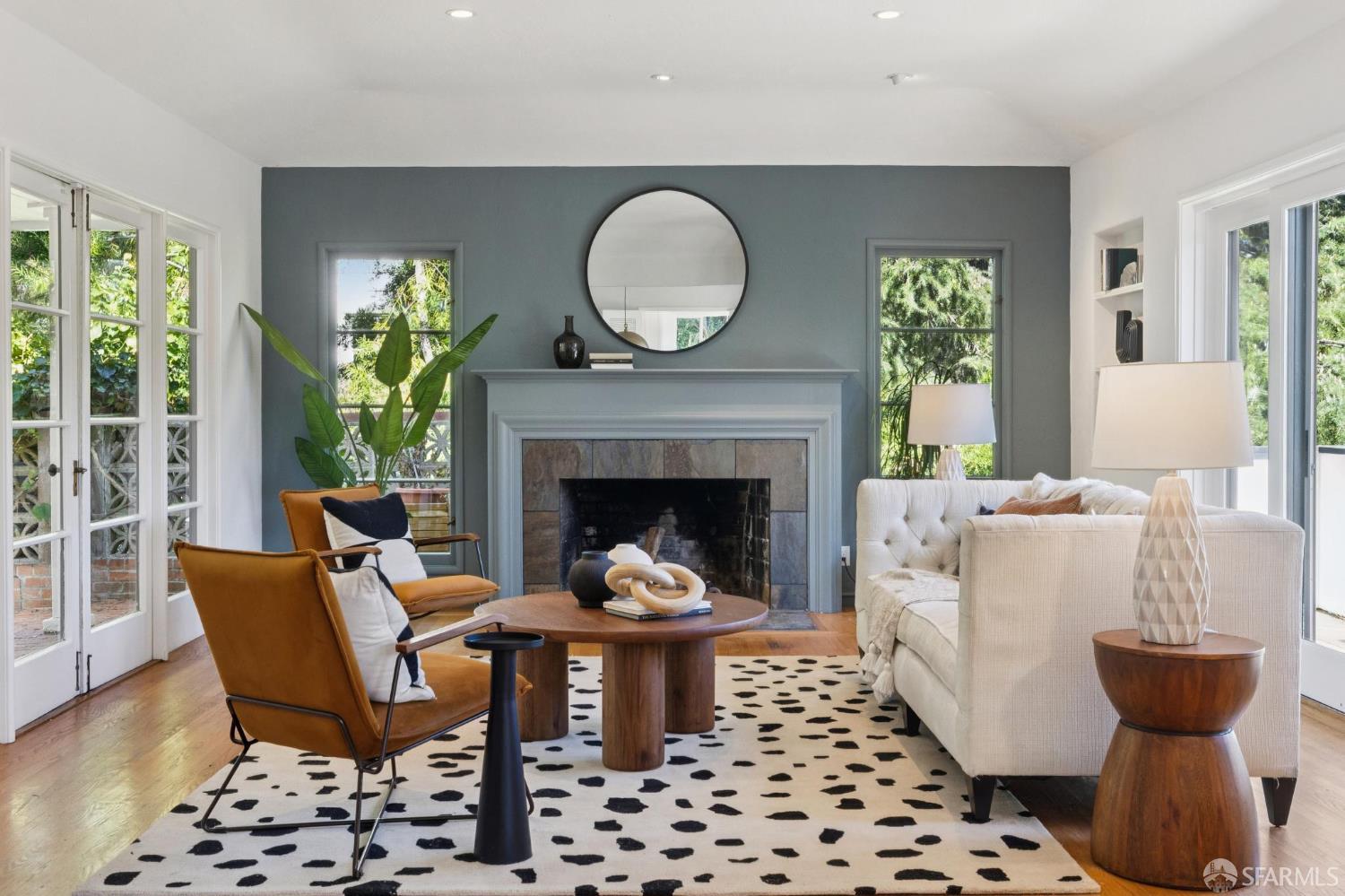 Detail Gallery Image 4 of 61 For 5969 Bruns Ct, Oakland,  CA 94611 - 3 Beds | 2 Baths