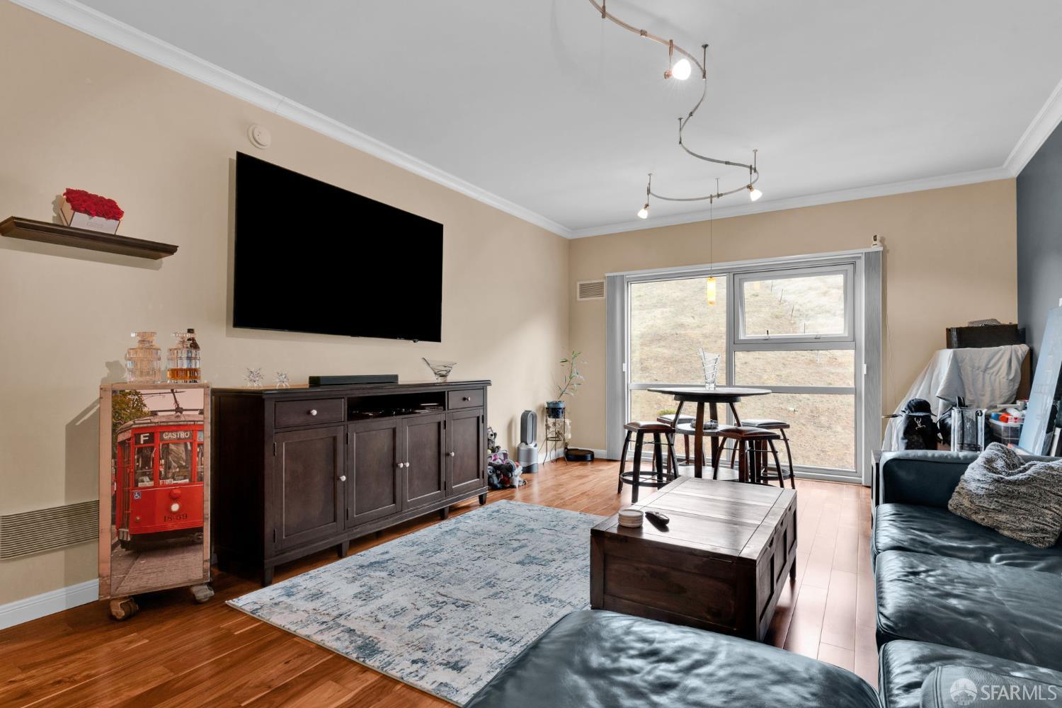 Detail Gallery Image 2 of 40 For 1 Mandalay Pl #908,  South San Francisco,  CA 94080 - 1 Beds | 1 Baths