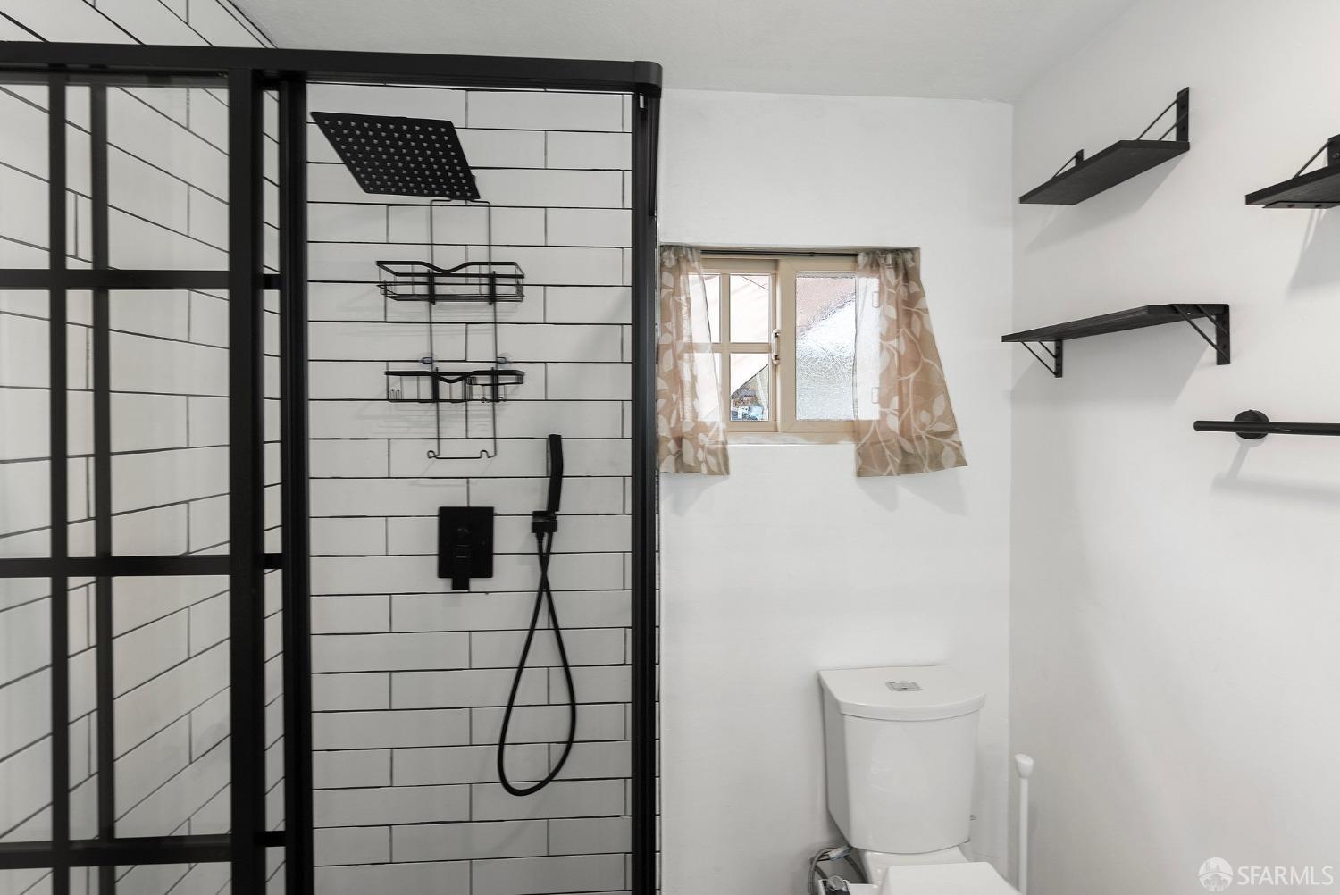 Detail Gallery Image 28 of 54 For 3541 Custer St, Oakland,  CA 94601 - 3 Beds | 2 Baths