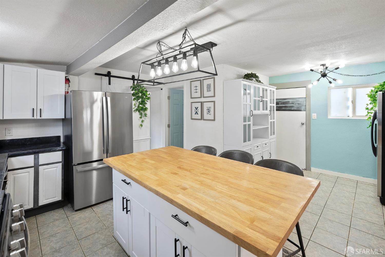 Detail Gallery Image 14 of 54 For 3541 Custer St, Oakland,  CA 94601 - 3 Beds | 2 Baths