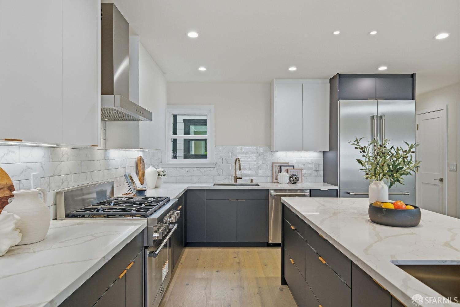 Detail Gallery Image 7 of 46 For 439 32nd Ave, San Francisco,  CA 94121 - 3 Beds | 4 Baths