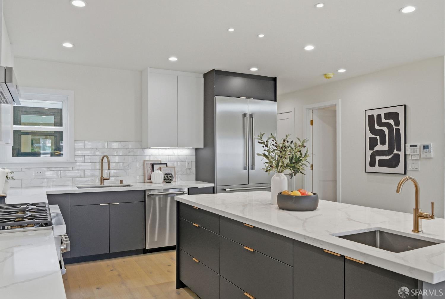 Detail Gallery Image 9 of 46 For 439 32nd Ave, San Francisco,  CA 94121 - 3 Beds | 4 Baths